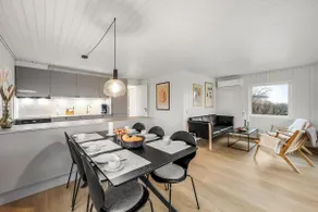 Lovely Newly Renovated Holiday House - 1005 - Image 4