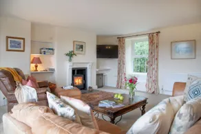Meadow House - Image 2
