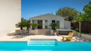 Beautiful Villa Bruna with jacuzzi in Porec - Image 2