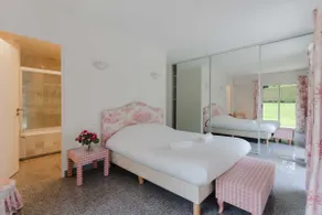 Luxury haven with pool, tennis and large garden - Image 3