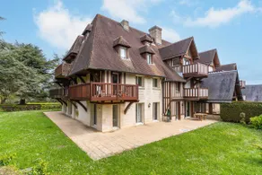 Luxury haven with pool, tennis and large garden - Image 5