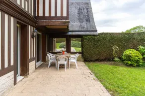 Luxury haven with pool, tennis and large garden - Image 2