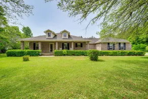 Perry Family Home on 2 Acres w/ Private Pool - Image 3