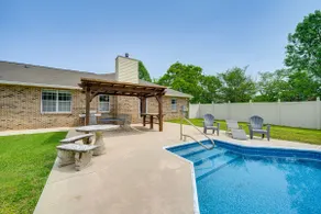 Perry Family Home on 2 Acres w/ Private Pool - Image 2