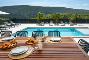 Villa Carmen with 5 en-suite bedrooms, 48 sqm pool, 8km from sea - Image 4