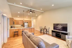 Modern King Condo Near Rapid City - Image 2