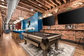 The Velvet Vault-Luxury loft & walk to Broadway - Image 3