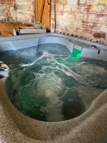 Stunning Ivy Cottage, hot tub, pets, Pickle Ball - Image 5