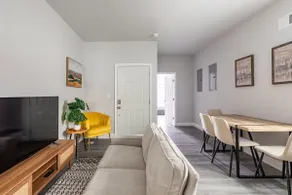 City Center -2 Queens 1 Twin Bed | GlobeNest - Image 3