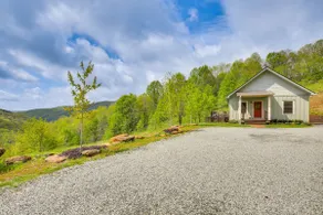 Pet-friendly Boone Cabin w/ Mtn Views & Hot Tub! - Image 2