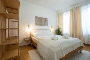 Bright and cozy studio with a city view - Image 1