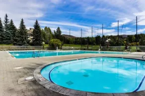 Modern Golf View Condo + Resort Amenities - Image 3