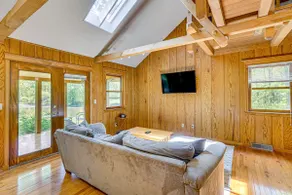 Historic Clark Cabin w/ Deck & Fishing Pond Access - Image 4
