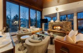 Elevated Ski Season Retreat in Aspen - Image 2