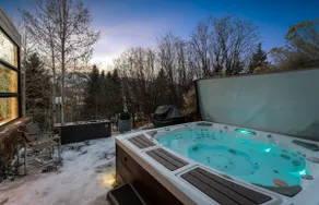 Elevated Ski Season Retreat in Aspen - Image 3