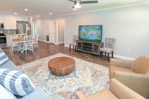 The Lincoln B | Downtown Dreamin - Image 3