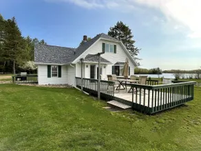 Chain of Lakes Lodge, 4-br lakefront with 2 docks - Image 2