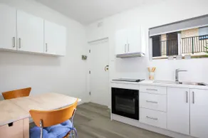Sammy's Seaside Hideaway in Henley Beach - Image 5