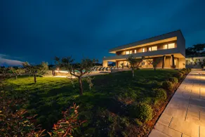 Villa de la Vie with Heated Swimming Pool - Image 2