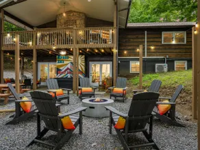 5 Min to Hatley Point! Après Ski ~ Hot Tub ~ Fire Pit - Image 2
