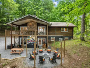 5 Min to Hatley Point! Après Ski ~ Hot Tub ~ Fire Pit - Image 5