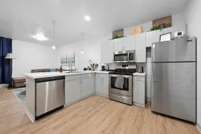 Private Full Suite near Downtown and Hospital Area - Image 4