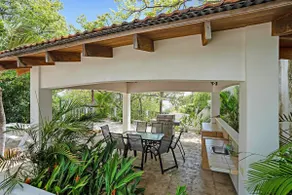 Spacious Open-Concept Condo with Stylish Design, Direct Beach Access & Resort-Style Amenities - Image 4