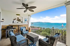 Spacious Open-Concept Condo with Stylish Design, Direct Beach Access & Resort-Style Amenities - Image 2