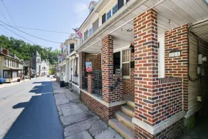 Home on Broadway in Jim Thorpe - Image 2
