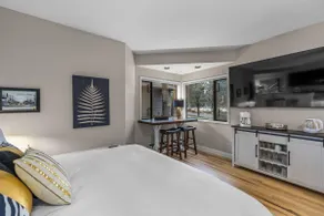 New! Mt Bachelor Village ~ King Suite ~ 1st level - Image 3
