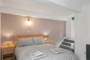 Modern Apartment in an 18th Century Cottage - Image 4