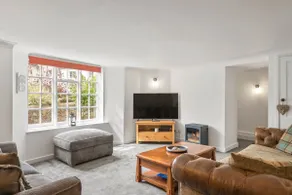 Modern Apartment in an 18th Century Cottage - Image 3