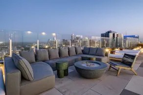 Lux Group Stay | Rooftop Pool | #1 Stay on Rainey - Image 5