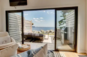 Romantic Oceanfront Retreat- Private hot tub. - Image 5