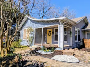 Modern Cabin Style Home 1 Blk To Downtown McKinney - Image 4