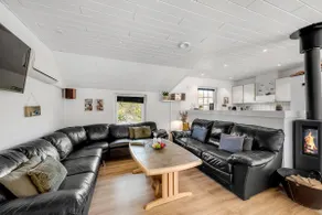 14-person pool house with plenty of activity. - Image 2