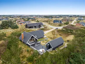Vacation home renovated in 2023 with a 6-person. - Image 2