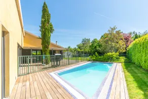 Spectacular designer house with pool in Navarra - Image 2