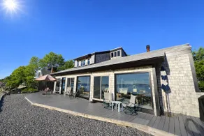 Large contemporary home with open ocean views - Image 4