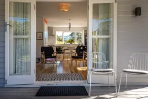 THE GRAPE SHED COTTAGE - Coast & Country - Image 2