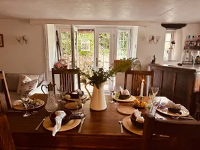 Devon 6-Bed Cottage with Country Views & Parking - Image 3