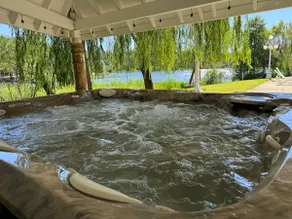 Lakefront Retreat w Sauna, Hot Tub & Pool - Image 4