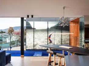 'Hobart' - Waterfront penthouse with private heated pool - Image 3