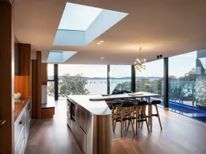 'Hobart' - Waterfront penthouse with private heated pool - Image 2
