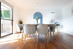 3 Bedroom Home: Parking & WiFi - Image 3