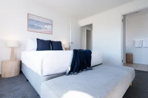 3 Bedroom Home: Parking & WiFi - Image 4