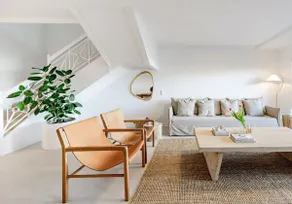 Pooch Friendly Renovated Beach Retreat with Views - Image 2