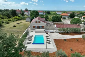 Holiday Home Demare with Heated Pool - Image 3