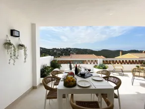 Semi-detached house with swimming pool for rent in - Image 2