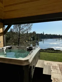 Cozy Waterfront Getaway|Private| Hot Tub| Sauna - Image 2